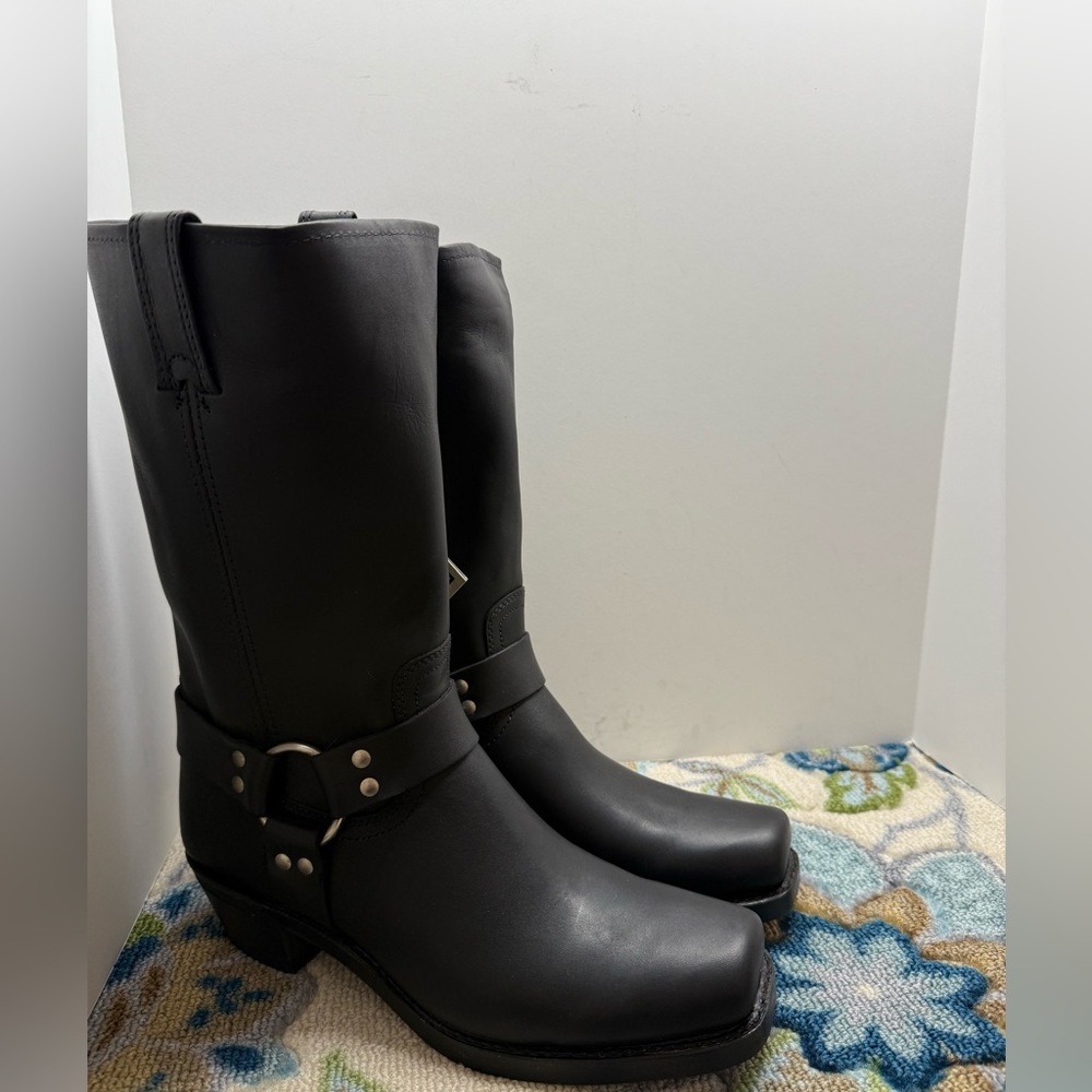 Frye Harness 12R Pull-on Boots 11 NWT Women’s